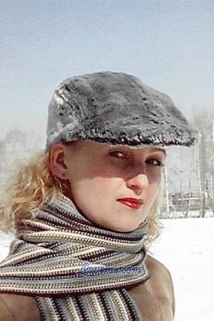 68477 - Oksana Age: 42 - Russia