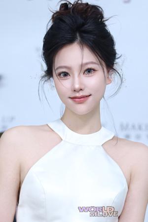 224764 - Yunyun Age: 27 - China