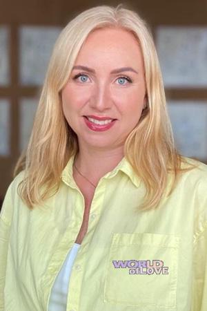 227687 - Luliia Age: 53 - Mexico